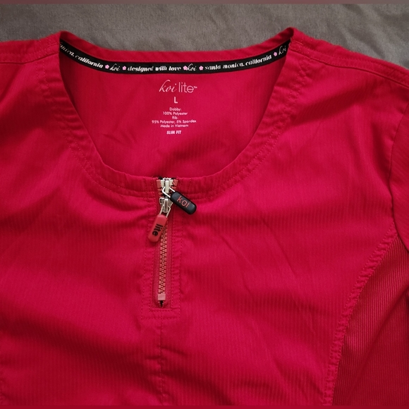 Scrub top - Picture 6 of 7